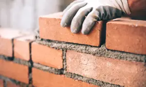 Czy zaprawa tynkarska można murować? Sprawdź, dlaczego to błąd