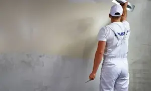 Czy kłaść gładź na tynk cementowo-wapienny? Sprawdź, co musisz wiedzieć