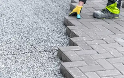 Ile łopat piasku na worek cementu pod kostkę? Oto sprawdzone proporcje