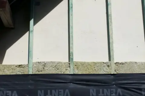Jaka wełna na elewacje? Odkryj najlepsze opcje izolacji budynków