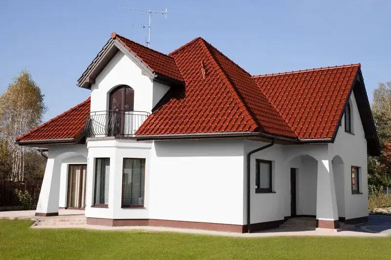 Zdjęcie Ceglasty dach jaki kolor elewacji - idealne połączenia kolorów dla Twojego domu